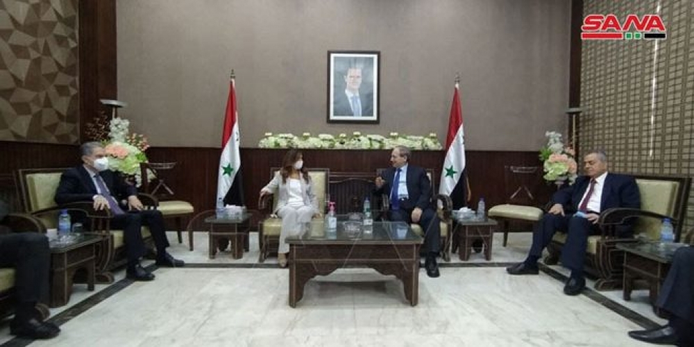 وزير الخارجية يستقبل وفد وزاري لبناني في معبر جديدة يابوس