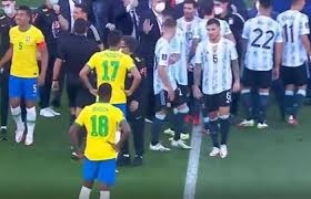 فيفا يفتح تحقيقات تأديبية بشأن أحداث مباراة البرازيل والأرجنتين في تصفيات المونديال 