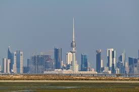 الكويت تخطط لتخفيض رواتب موظفين حكوميين إلى النصف