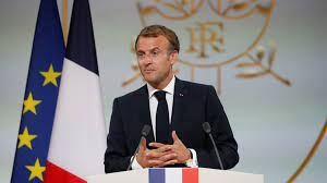 الرئيس الفرنسي يطلب باسم فرنسا الصفح من الحركيين الجزائريين
