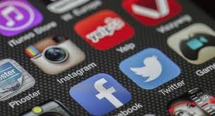 البنتاغون: ننظر في ما إذا كان هناك أي تهديد أمني وراء توقف منصات التواصل الاجتماعي