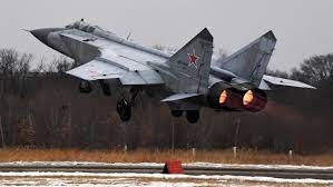 الدفاع الروسية: طائرة حربية رافقت قاذفة أميركية فوق بحر اليابان لمنعها من اختراق حدود روسيا
