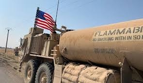 التحالف الدولي ممثلاً بـ الاحتلال الأمريكي يسرق كميات جديدة من النفط السوري