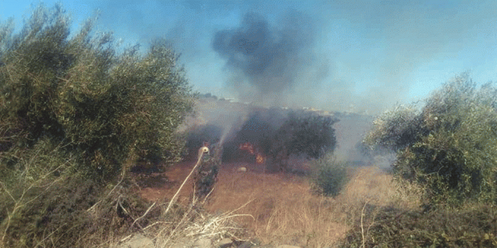 إخماد حريق في الأراضي الزراعية لبلدة جب البستان بريف حمص