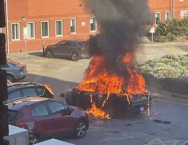 انفجار سيارة خارج مستشفى للنساء شمالي إنجلترا