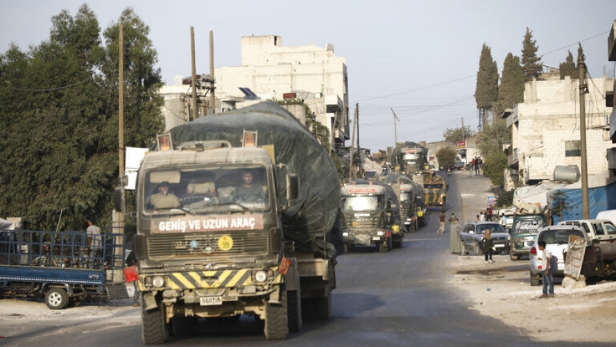 قوات الاحتلال التركي تدخل دفعات جديدة من الأسلحة لدعم الإرهابيين بريف إدلب