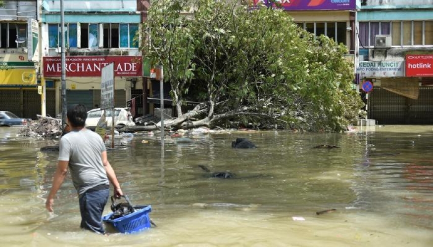 الفيضانات تجتاح 7 ولايات في ماليزيا