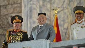 زعيم كوريا الشمالية يحضر اختبارا 