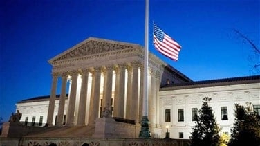 المحكمة الأميركية العليا تعتبر قرار بايدن فرض إلزامية التلقيح على الشركات 