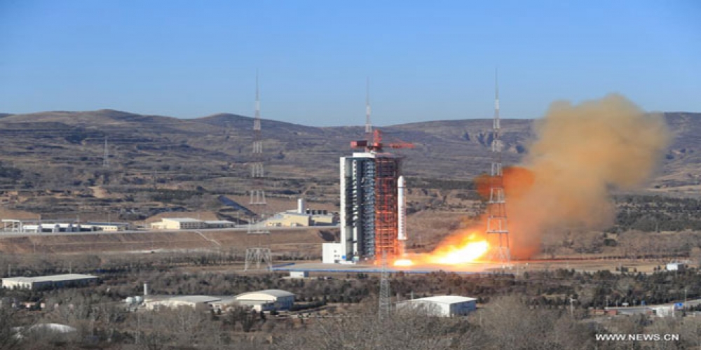 الصين تطلق قمرا صناعيا جديدا على صاروخ لونغ مارش 2 دي