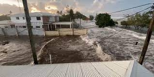 إجلاء سكان جزيرتين في تونغا إثر موجات تسونامي مدمرة