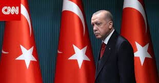 أردوغان لا يثق بالأطباء الأتراك و يستعين بطبيب من كيان العدو الإسرائيلي