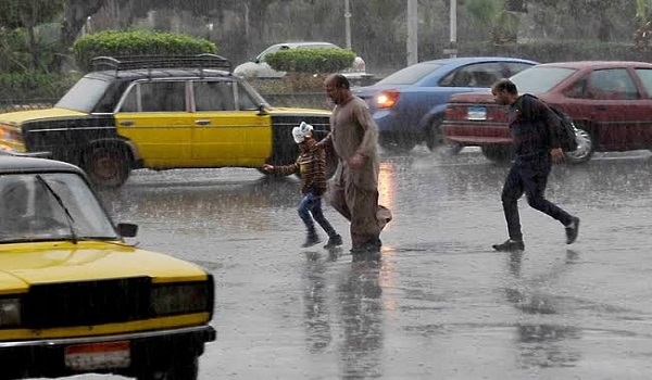 بسبب سوء الأحوال الجوية .. الحكومة المصرية للمواطنين: لا تخرجوا من المنازل