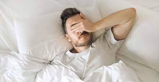 دراسة ... قلة النوم والضوضاء يزيدان من احتمال التعرض لنوبة قلبية