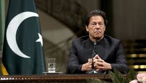 البرلمان الباكستاني يلغي التصويت على سحب الثقة من رئيس الوزراء