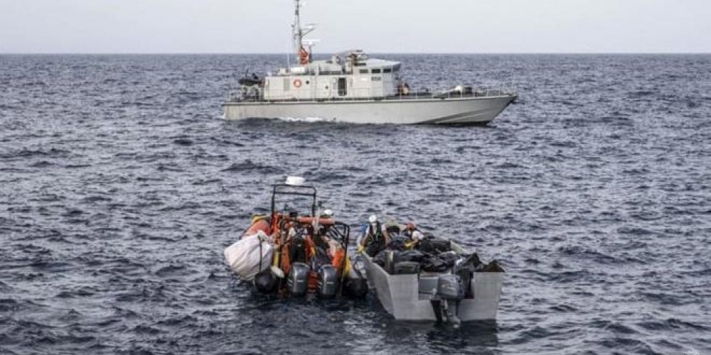 أكثر من 90 مهاجراً غير شرعي يلقون حتفهم في مياه البحر المتوسط