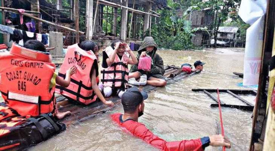 مقتل 28 شخصا على الأقل وفقدان 6 في فيضانات وانهيارات أرضية في الفلبين
