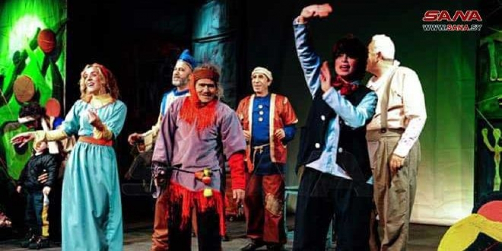 المسرح يشارك الأطفال عيدهم في تظاهرة فرح الطفولة
