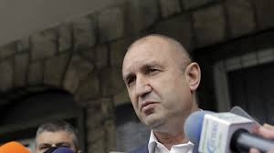 الرئيس البلغاري: قرار البرلمان تقديم دعم عسكري تقني لأوكرانيا خطوة خطيرة تجرنا إلى الحرب