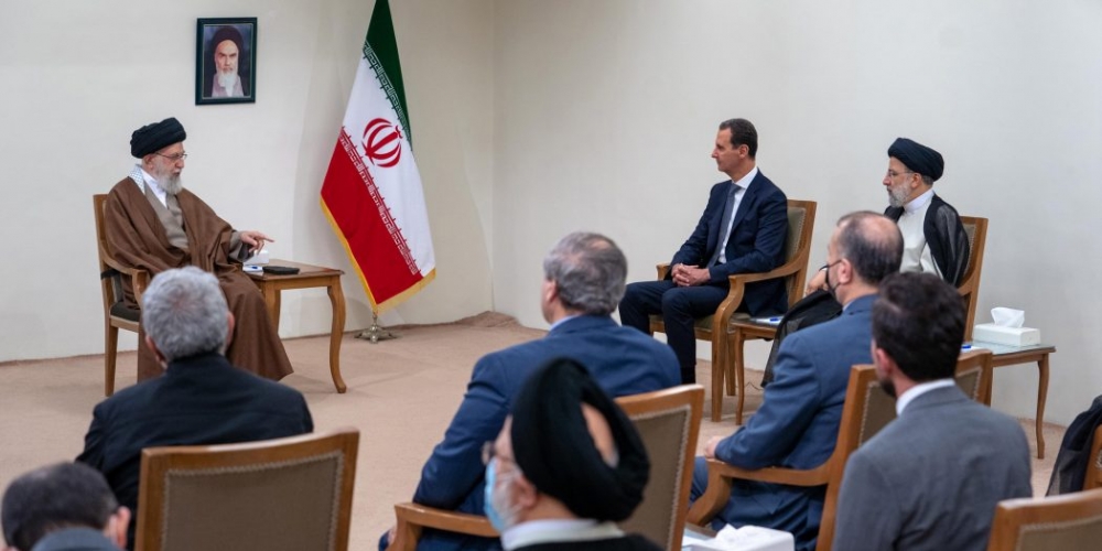 الرئيس الأسد يجري زيارة عمل إلى طهران ويبحث مع الخامنئي ورئيسي التعاون الثنائي والتفاهم المشترك حول قضايا المنطقة