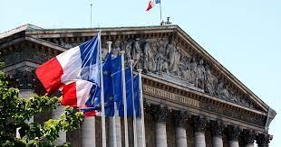 الخارجية الفرنسية تعلن توقيف فرنسيين في إيران وتطالب بالإفراج عنهما فورا
