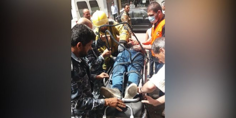 إنقاذ رجل سقط في منور بالشاغور