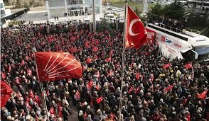 تركيا .. إحتجاجات في إسطنبول بعد إدانة مسؤولة بالمعارضة بتهمة إهانة أردوغان   