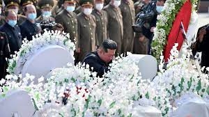 الرئيس كيم جونغ أون يتقدم جنازة ضابط كوري كبير