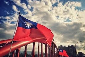 بلومبرغ .. الصين حذرت واشنطن سرا: مضيق تايوان لم يعد جزءا من المياه الدولية   