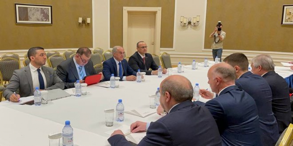 وفد سورية يلتقي الوفد الروسي في إطار اجتماعات المؤتمر الدولي الـ18 حول سورية بصيغة أستانا