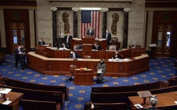 مجلس الشيوخ الأمريكي يقر أول مشروع قانون لتقييد حيازة الأسلحة منذ عقود