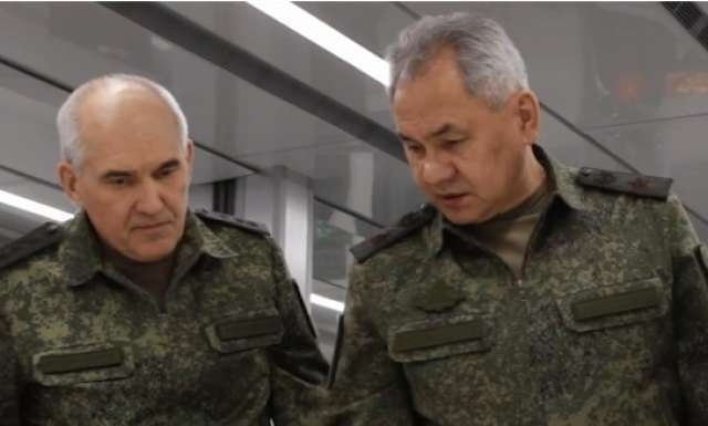 وزير الدفاع الروسي سيرغي شويغو يتفقد القوات المشاركة في العملية الخاصة في أوكرانيا
