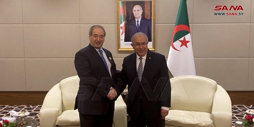 وزير الخارجية المقداد يبحث ونظيره الجزائري سبل تطوير التعاون بين البلدين الشقيقين