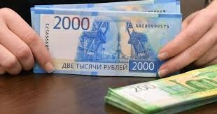 الروبل الروسي يسجل أعلى مستوى في نحو أسبوعين مقابل الدولار