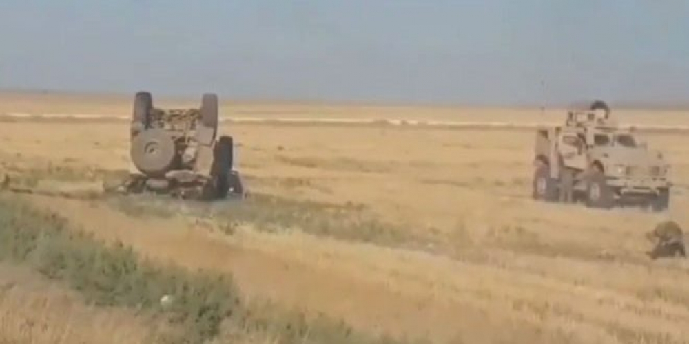 الاحتلال الامريكي يخرج عشرات الشاحنات الى العراق ضمنها سيارات عسكرية معطوبة