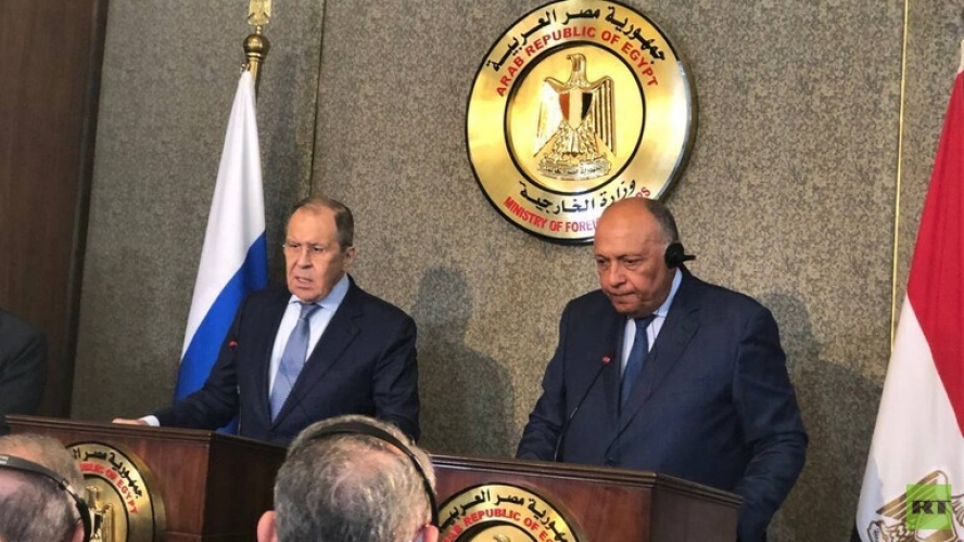 لافروف من القاهرة: روسيا تأمل في أن تتمكن الأمم المتحدة من حل مسألة العقوبات التي تعرقل تصدير الحبوب الروسية