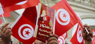 التونسيون يصوتون على مشروع دستور جديد للبلاد