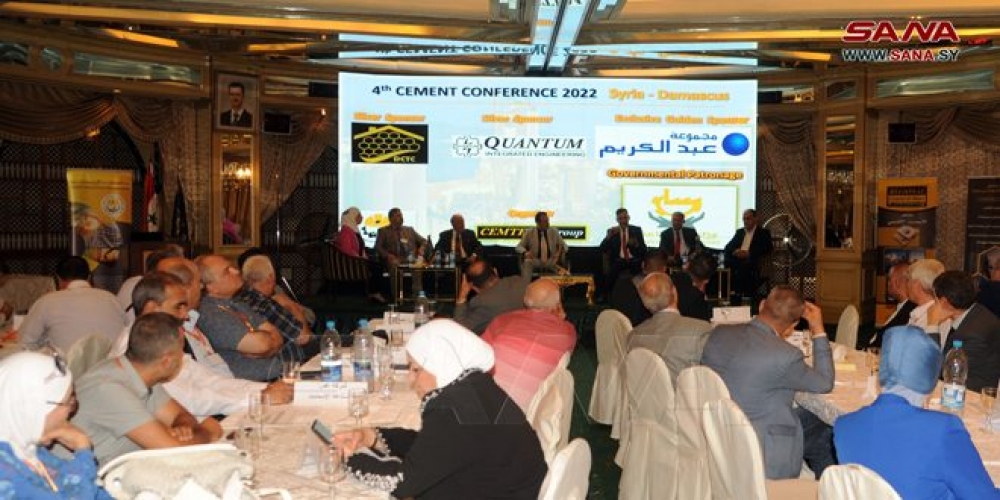 وزير الصناعة يلتقي وفد سلطنة عمان المشارك في مؤتمر تكنولوجيا صناعة الأسمنت 2022