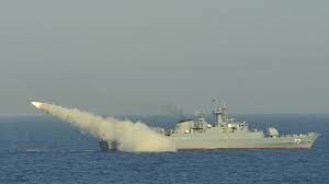 مدمرة جماران الايرانية تخوض اشتباكا في البحر الأحمر مع زوارق حاوت مهاجمة سفينة ايرانية   