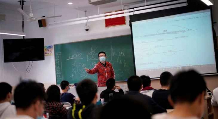 شنغهاي.. إعادة فتح المدارس بداية أيلول مع إجراء فحوصات كورونا يومية للطلاب والمعلمين