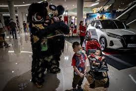 الصين تعلن إجراءات جديدة لتشجيع الأسر على إنجاب مزيد من الأطفال