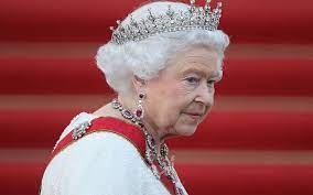 الشرطة البريطانية تعتقل شابًا كان يريد قتل الملكة إليزابيث