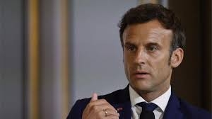 الرئيس الفرنسي يدعو شعبه للاستعداد لدفع ثمن الحرية   