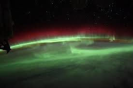 رائد فضاء يلتقط صورا للشفق القطبي من محطة الفضاء الدولية