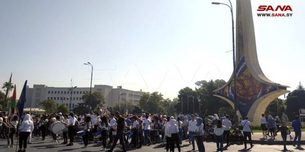 أجواء احتفالية في ساحة الأمويين بمناسبة /يوم العلم الروسي/