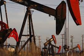ارتفاع أسعار النفط بأكثر من 4٪ بدعم من خفض محتمل في إمدادات أوبك+