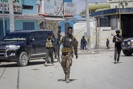 مقتل 17 شخصا في هجوم لحركة/ الشباب / المرتبطة بتنظيم القاعدة في الصومال