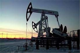 واشنطن بوست: انقطاع إمدادات النفط الروسي سيلحق أضراراً فادحة بالاقتصاد الأمريكي