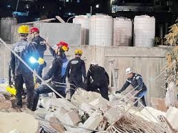 مصرع اثنان وإصابة 14 في انهيار مبنى في العاصمة الأردنية عمان ومحاولات لإنقاذ العالقين تحت الأنقاض