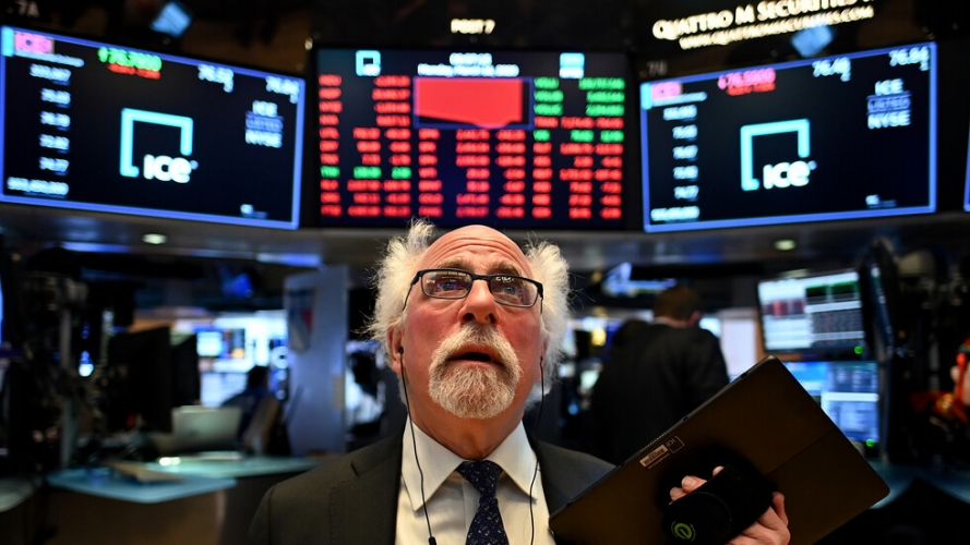 الأسهم الأمريكية تسجل أسوأ خسارة يومية منذ أول موجة كورونا
